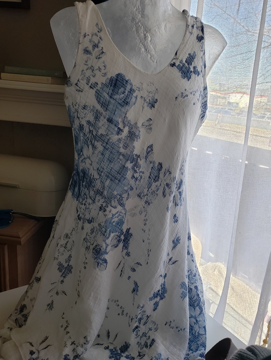 Dresses & Skirts - Women's White and Blue Floral Summer Lightweight Sleeveless Dress